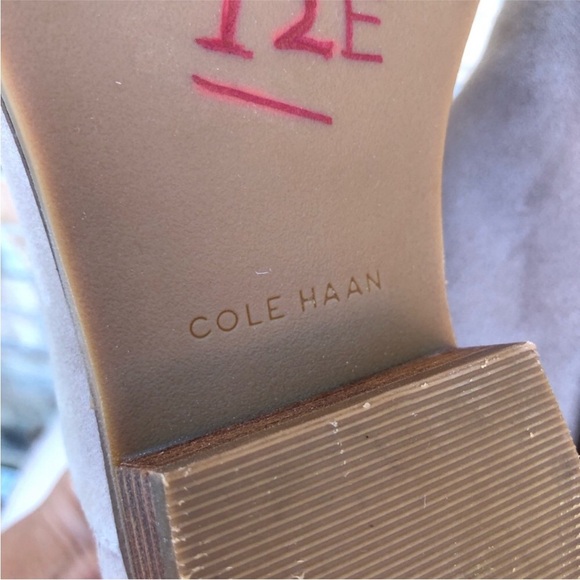 Cole Haan Laina Bootie Plain Toe Suede Plain Chelsea Boots Elegant Style Sz 9B - Picture 7 of 16